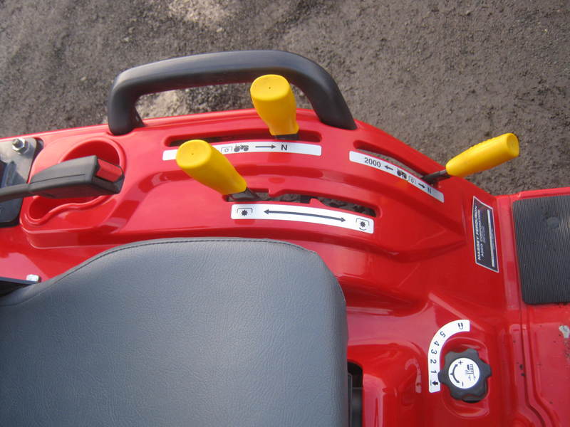 Tractors - Compact  Massey Ferguson GC1705 Tractor  Photo